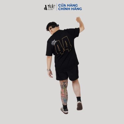 Cách phối đồ nam giới trẻ-áo phông với quần short