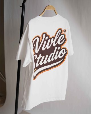 Áo phông in chữ VIVLE STUDIO