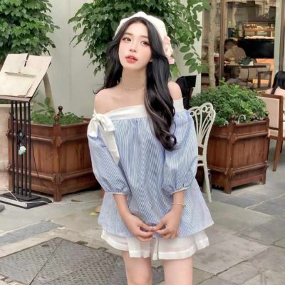Phối đồ đi chơi mùa hè cho nữ-Áo trễ vai với chân váy ngắn